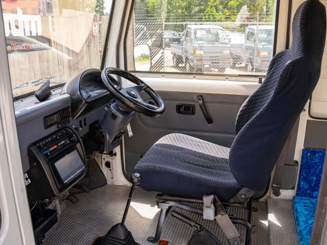 1997 Daihatsu Mira JDM car for sale — photo 10 of 13