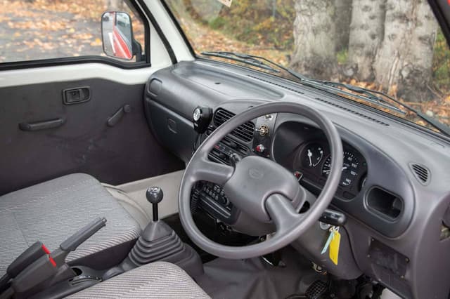 1999 Daihatsu Hijet JDM car for sale — photo 11 of 15