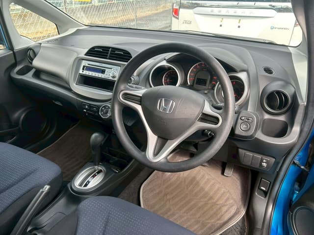 2010 Honda Fit JDM car for sale — photo 5 of 8