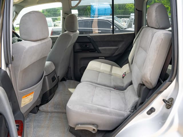 2000 Mitsubishi Pajero JDM car for sale — photo 14 of 18