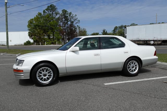 1997 Toyota Celsior JDM car for sale — photo 13 of 21