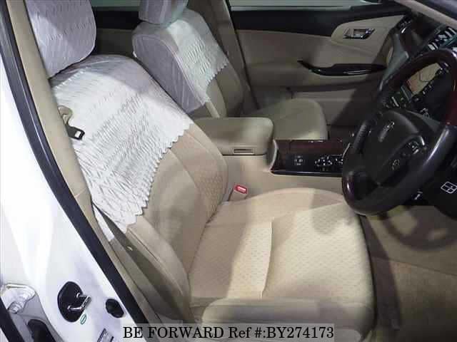2009 Toyota Crown JDM car for sale — photo 7 of 8