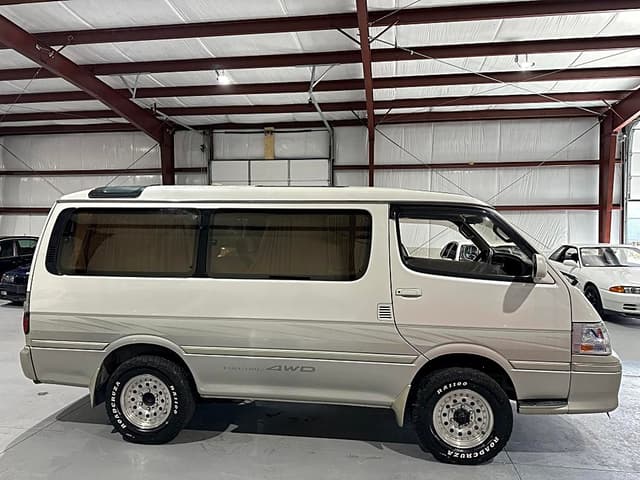 2000 Toyota HiAce JDM car for sale — photo 6 of 18