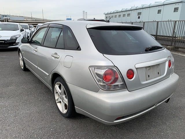 2001 Toyota Altezza JDM car for sale — photo 3 of 13