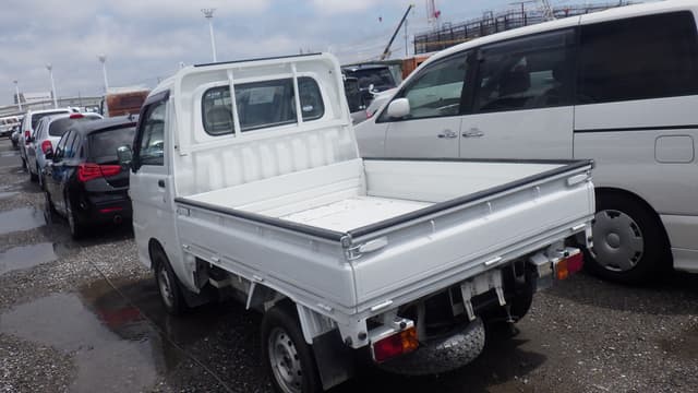 2005 Daihatsu Hijet JDM car for sale — photo 4 of 16