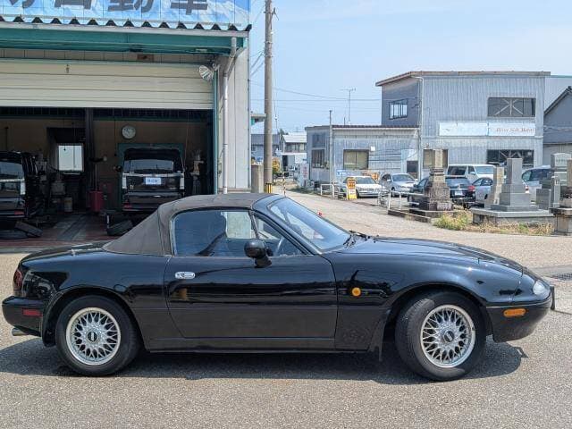 1994 Mazda Roadster (Eunos Roadster / MX-5) JDM car for sale — photo 4 of 20