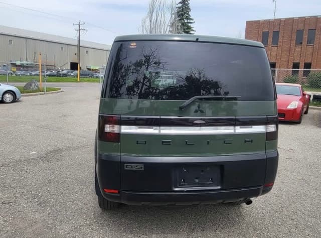 2007 Mitsubishi Delica JDM car for sale — photo 5 of 12