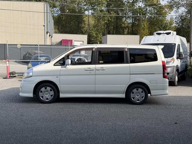 2005 Nissan Serena JDM car for sale — photo 4 of 19