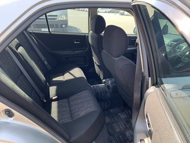 1999 Toyota Altezza JDM car for sale — photo 9 of 12