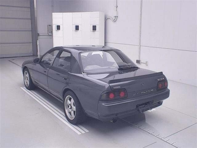 1992 Nissan Skyline JDM car for sale — photo 2 of 5