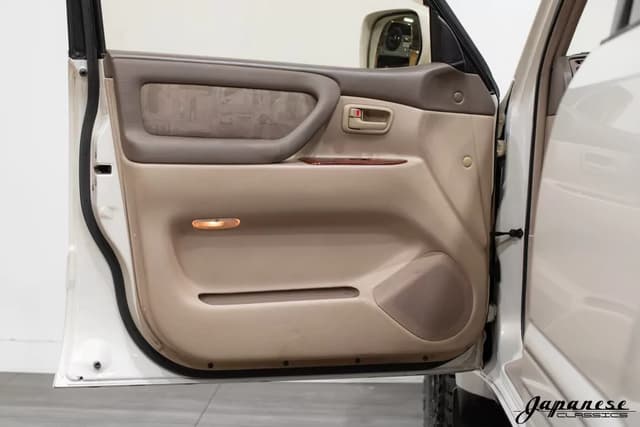 2000 Toyota Land Cruiser JDM car for sale — photo 18 of 25