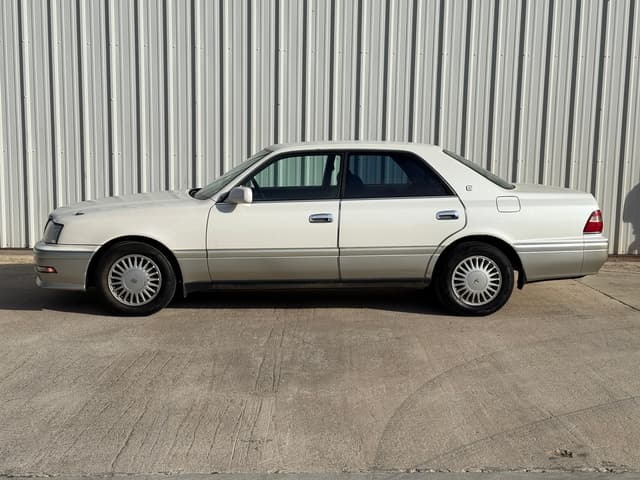 1996 Toyota Crown JDM car for sale — photo 5 of 21