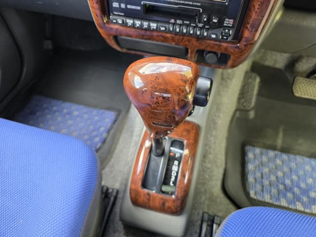 2001 Suzuki Jimny JDM car for sale — photo 12 of 24