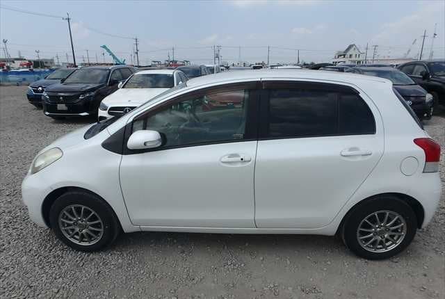 2009 Toyota Vitz JDM car for sale — photo 6 of 25