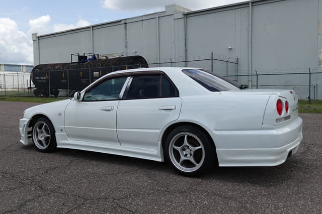 1998 Nissan Skyline JDM car for sale — photo 11 of 19