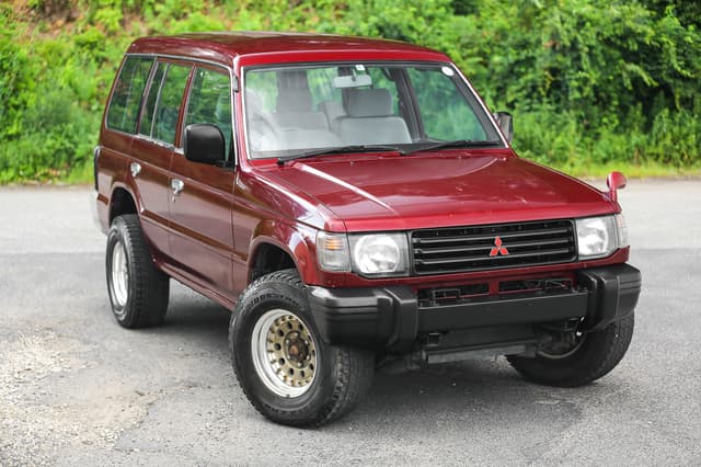 1993 Mitsubishi Pajero JDM car for sale — photo 10 of 25