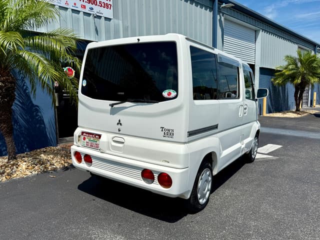 1999 Mitsubishi Town Box JDM car for sale — photo 6 of 18