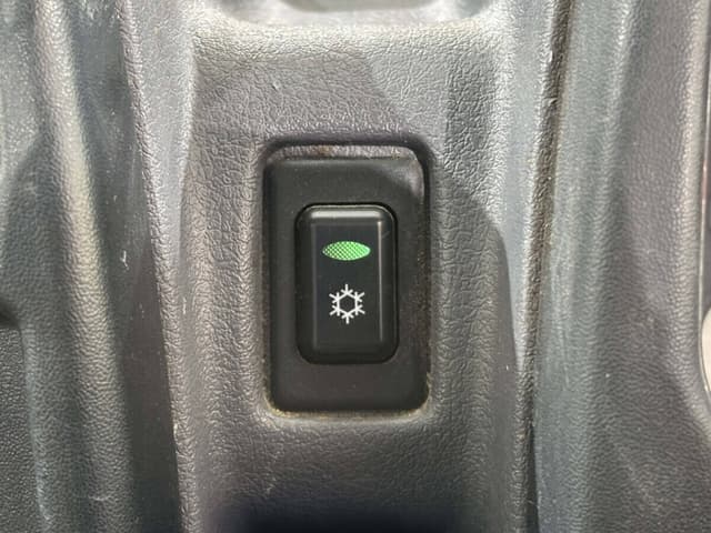 1999 Mitsubishi Minicab JDM car for sale — photo 11 of 25