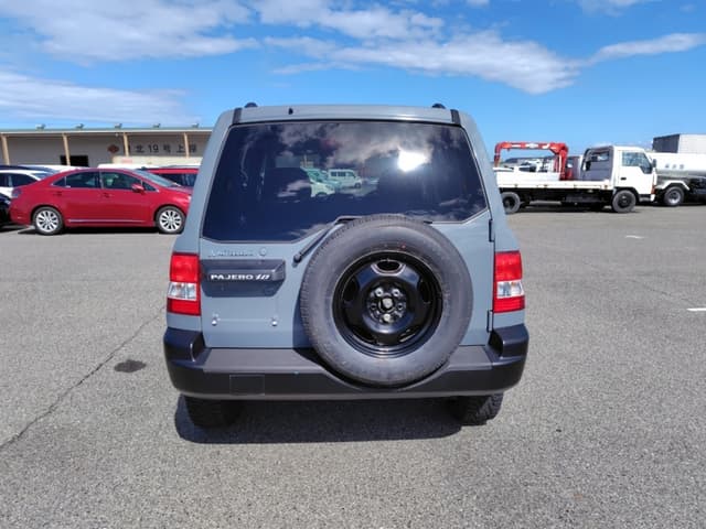 2000 Mitsubishi Pajero JDM car for sale — photo 7 of 20