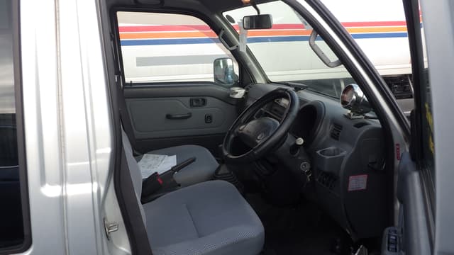 2006 Daihatsu Hijet JDM car for sale — photo 6 of 16