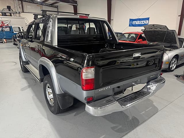 2000 Toyota Hilux JDM car for sale — photo 4 of 25