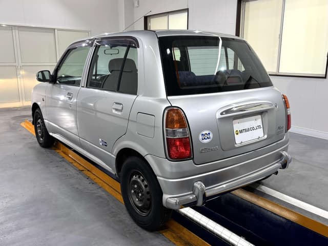 2001 Daihatsu Mira JDM car for sale — photo 4 of 25