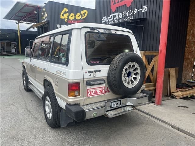 1990 Mitsubishi Pajero JDM car for sale — photo 20 of 24