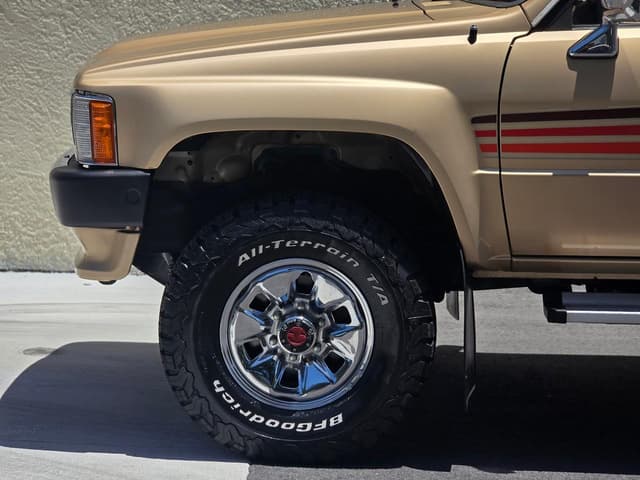 1987 Toyota Hilux Surf JDM car for sale — photo 25 of 25