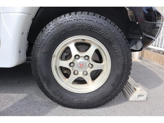 1998 Mitsubishi Pajero JDM car for sale — photo 12 of 23