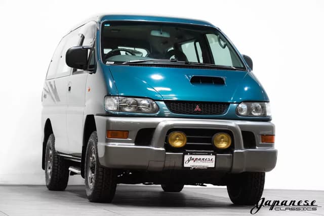 1999 Mitsubishi Delica JDM car for sale — photo 3 of 25