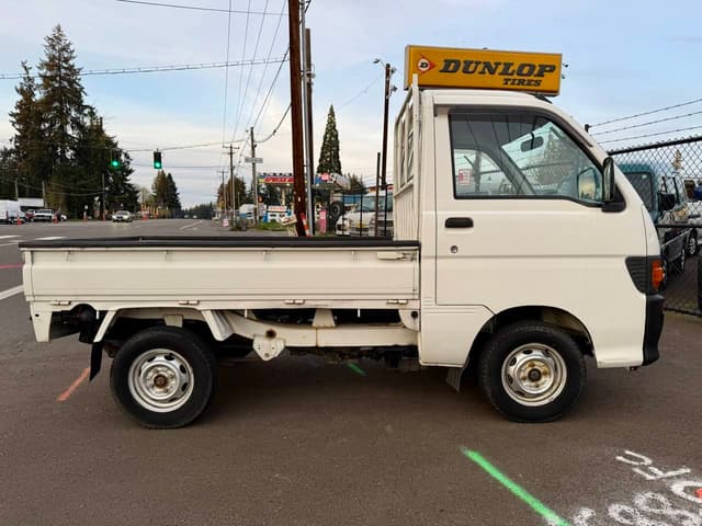 1997 Daihatsu Hijet JDM car for sale — photo 9 of 25