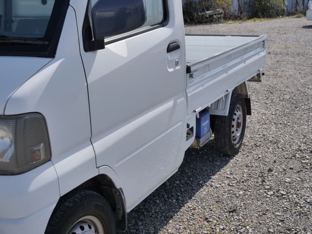 2001 Mitsubishi Minicab JDM car for sale — photo 9 of 25