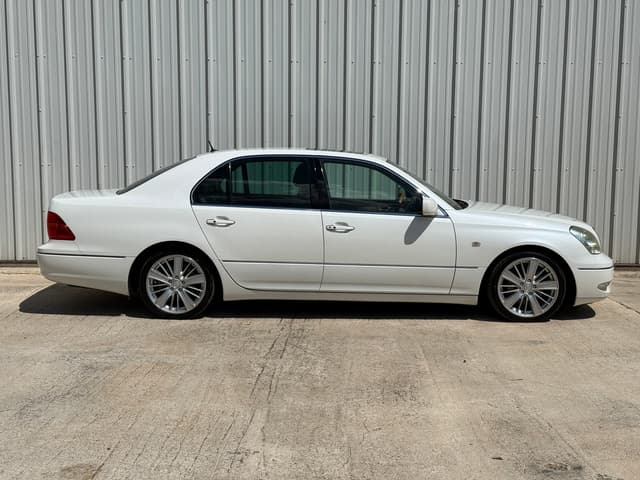 2001 Toyota Celsior JDM car for sale — photo 2 of 20