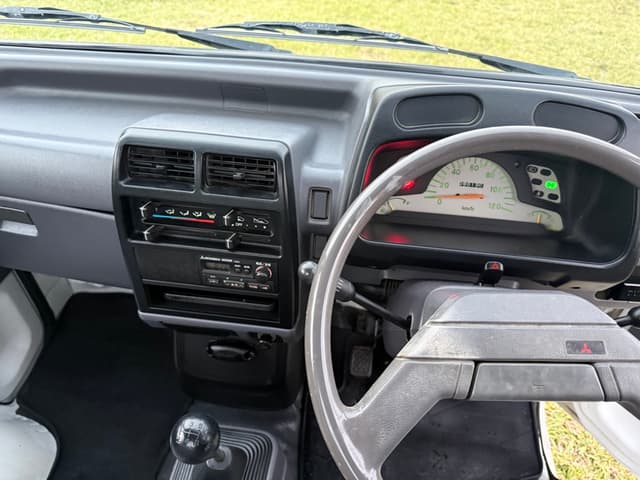 1998 Mitsubishi Minicab JDM car for sale — photo 7 of 25