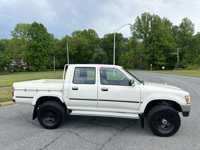 1992 Toyota Hilux JDM car for sale — photo 8 of 20