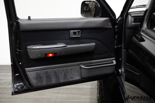 1995 Toyota Hilux JDM car for sale — photo 18 of 25