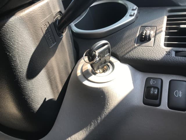 2007 Toyota Hilux Surf JDM car for sale — photo 20 of 21