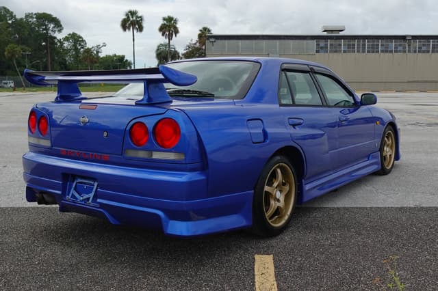 1998 Nissan Skyline JDM car for sale — photo 6 of 17