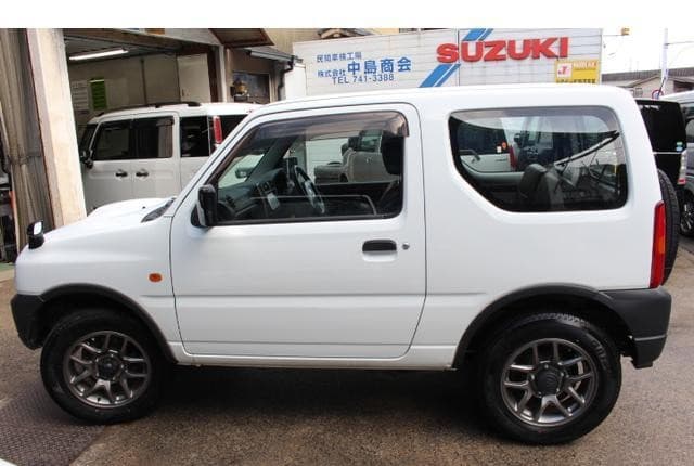 2010 Suzuki Jimny JDM car for sale — photo 12 of 25