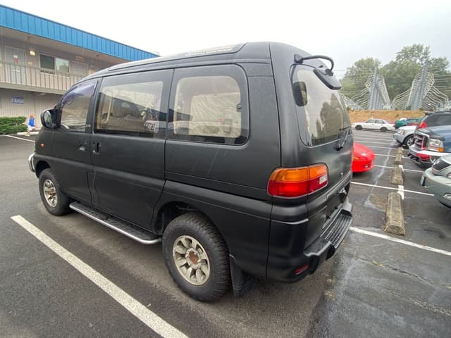 1994 Mitsubishi Delica JDM car for sale — photo 7 of 16