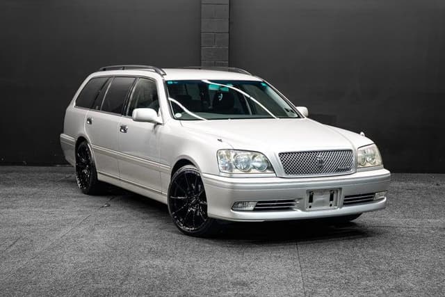 2005 Toyota Crown JDM car for sale — photo 7 of 16