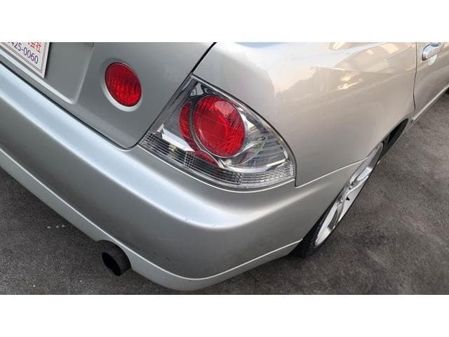 1999 Toyota Altezza JDM car for sale — photo 14 of 24