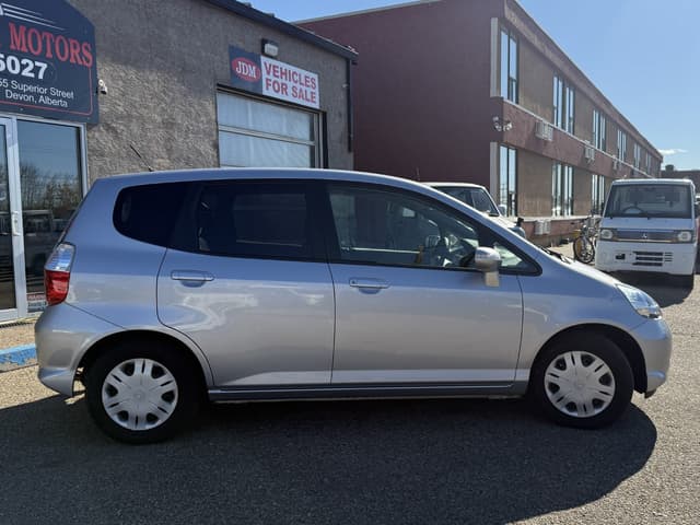 2005 Honda Fit JDM car for sale — photo 2 of 10