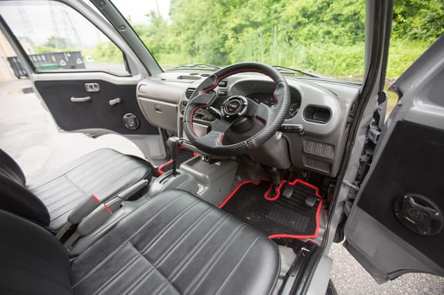 1997 Daihatsu Hijet JDM car for sale — photo 12 of 25