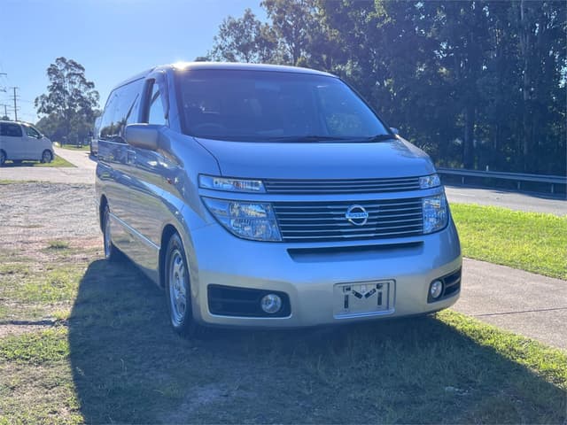 2002 Nissan Elgrand JDM car for sale — photo 3 of 16