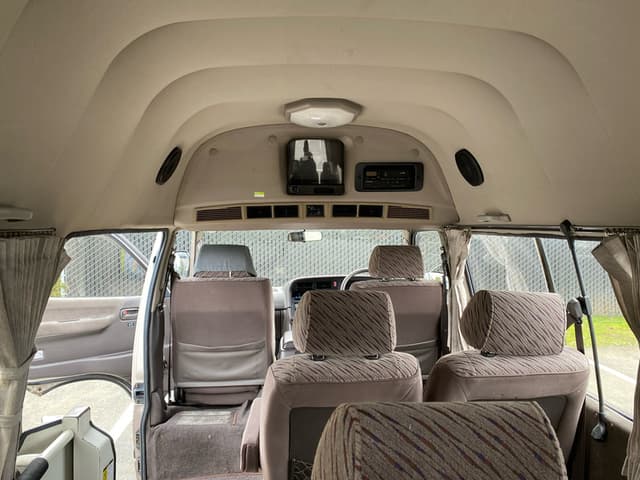 1996 Toyota HiAce JDM car for sale — photo 18 of 24