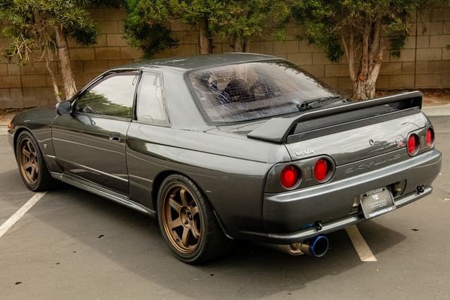 1990 Nissan Skyline JDM car for sale — photo 8 of 25