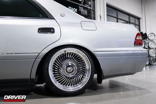 1997 Toyota Crown JDM car for sale — photo 22 of 24
