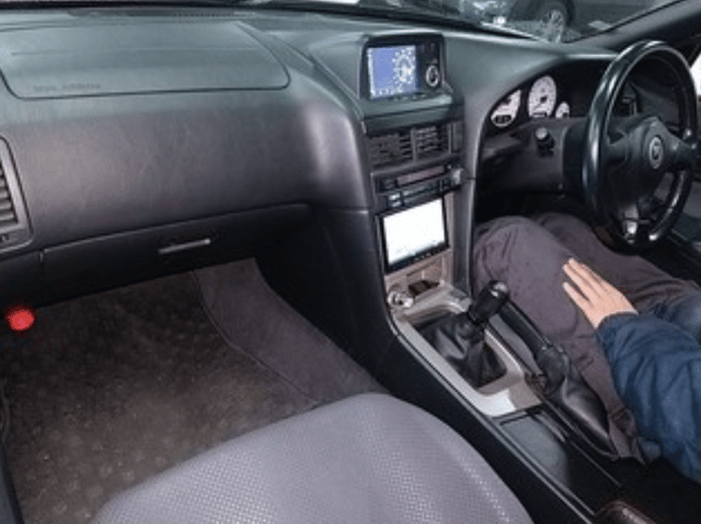 1999 Nissan Skyline JDM car for sale — photo 3 of 4