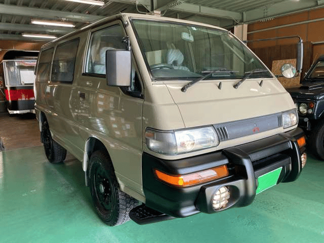 1998 Mitsubishi Delica JDM car for sale — photo 8 of 15